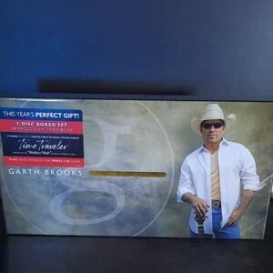 Garth Brooks Boxed Set with Collector's Book - Black
